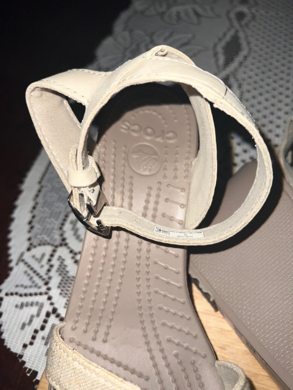 Womens Crocs Leigh II Ankle Strap Wedge Sandals Size 9 NWT - Picture 4 of 12